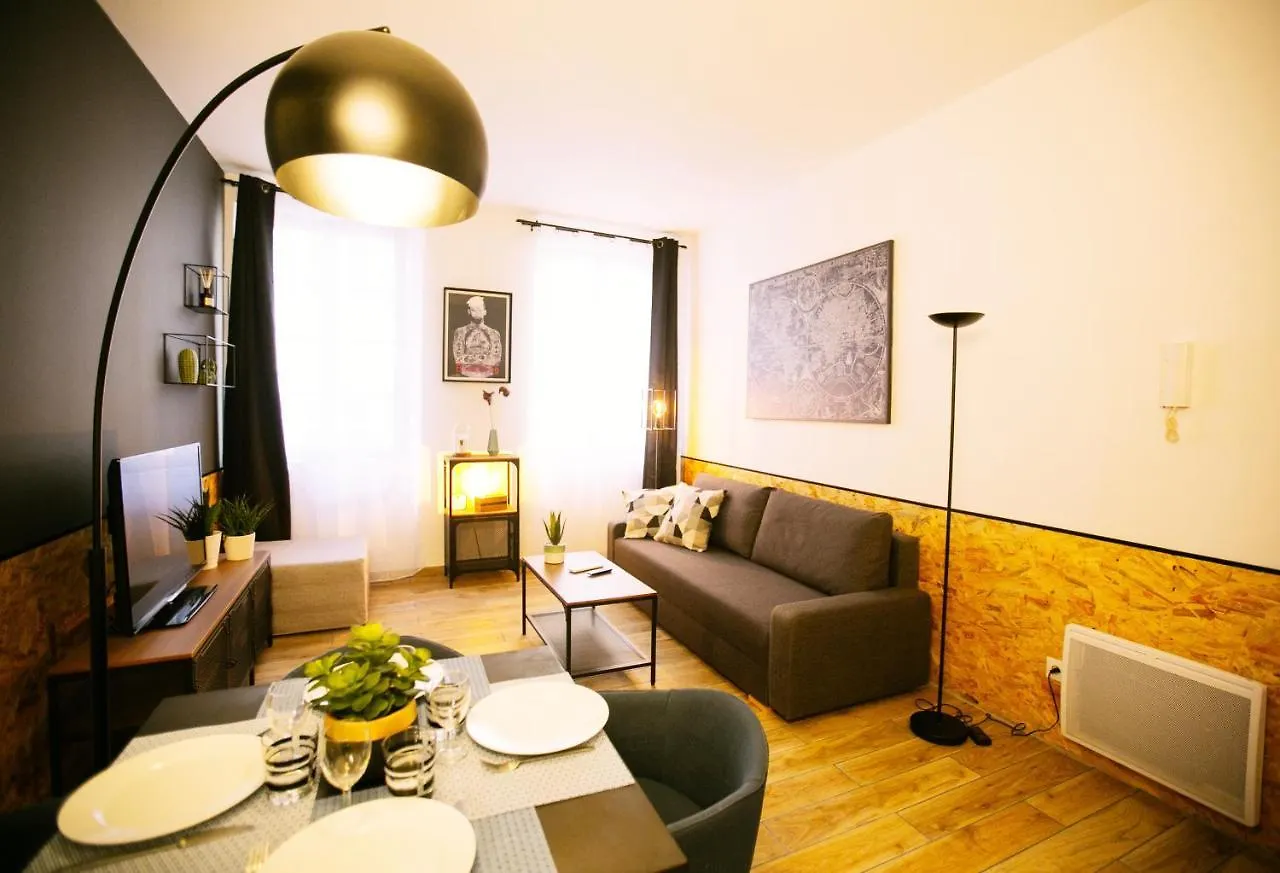 2 Pieces Avec Patio Dans Le Centre De Toulon Apartment France